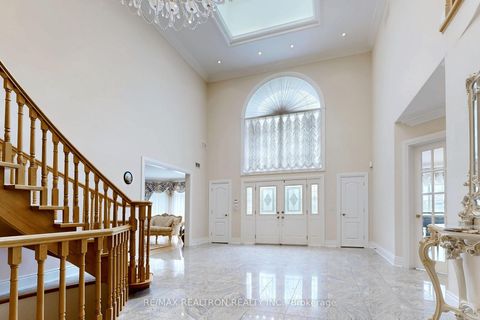 Photo 13 at 23 Kensington Drive, Rural Richmond Hill, Richmond Hill