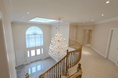 Photo 14 at 23 Kensington Drive, Rural Richmond Hill, Richmond Hill