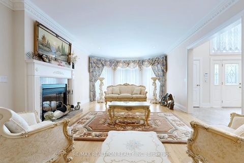 Photo 17 at 23 Kensington Drive, Rural Richmond Hill, Richmond Hill