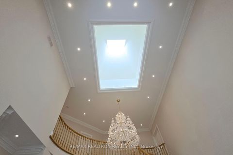 Photo 19 at 23 Kensington Drive, Rural Richmond Hill, Richmond Hill