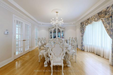 Photo 21 at 23 Kensington Drive, Rural Richmond Hill, Richmond Hill