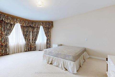 Photo 26 at 23 Kensington Drive, Rural Richmond Hill, Richmond Hill