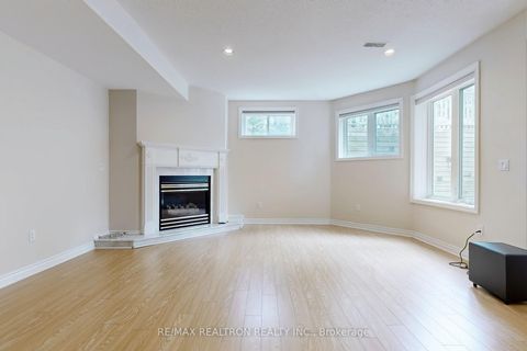 Photo 28 at 23 Kensington Drive, Rural Richmond Hill, Richmond Hill