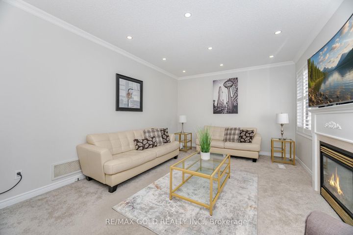 Photo 9 at 26 Freshmeadow Street, Bram East, Brampton
