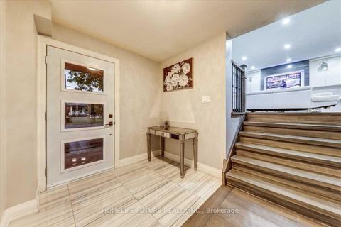Photo 5 at 20 Brantley Crescent, York University Heights, Toronto