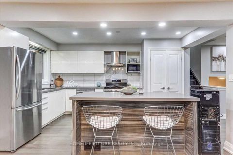 Photo 10 at 20 Brantley Crescent, York University Heights, Toronto