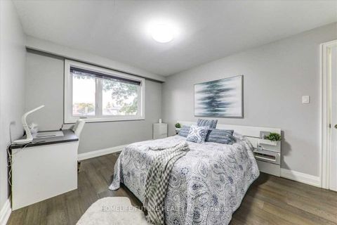 Photo 22 at 20 Brantley Crescent, York University Heights, Toronto
