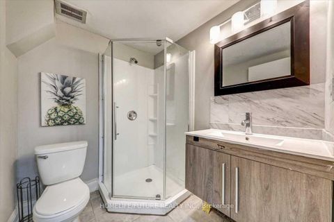 Photo 33 at 20 Brantley Crescent, York University Heights, Toronto