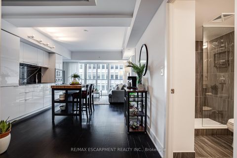 Photo 7 at 1809 - 955 Bay Street, Bay Street Corridor, Toronto Photo 7 at 1809 - 955 Bay Street, Bay Street Corridor, Toronto