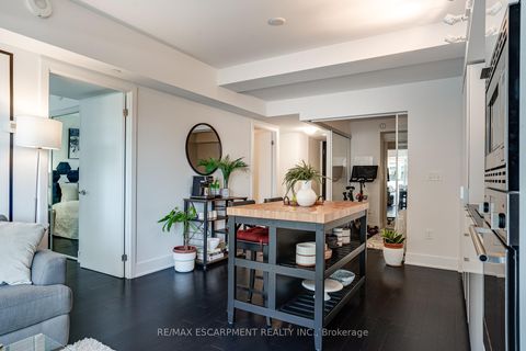 Photo 13 at 1809 - 955 Bay Street, Bay Street Corridor, Toronto Photo 13 at 1809 - 955 Bay Street, Bay Street Corridor, Toronto