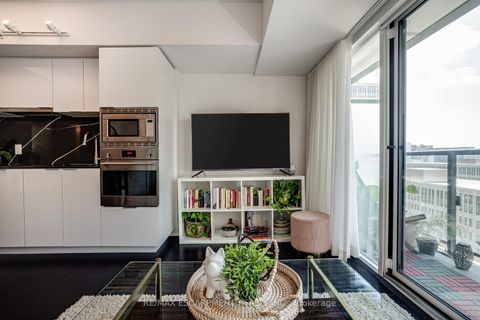 Photo 18 at 1809 - 955 Bay Street, Bay Street Corridor, Toronto Photo 18 at 1809 - 955 Bay Street, Bay Street Corridor, Toronto