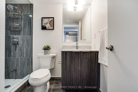 Photo 22 at 1809 - 955 Bay Street, Bay Street Corridor, Toronto