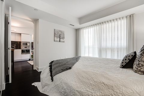 Photo 25 at 1809 - 955 Bay Street, Bay Street Corridor, Toronto