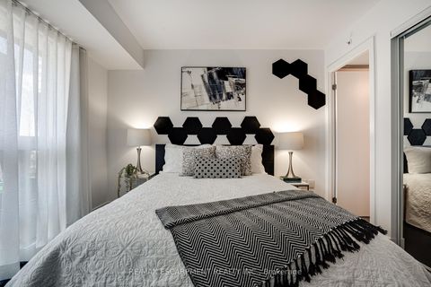 Photo 26 at 1809 - 955 Bay Street, Bay Street Corridor, Toronto