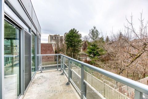 Photo 14 at 302 - 6 Parkwood Avenue, Casa Loma, Toronto