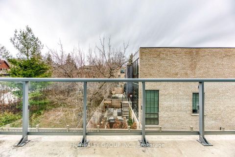 Photo 15 at 302 - 6 Parkwood Avenue, Casa Loma, Toronto