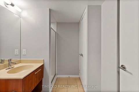 Photo 5 at 102 - 120 Dallimore Circle, Don Mills, Toronto