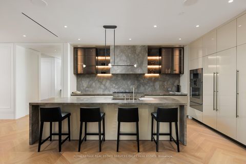 Photo 6 at 207 - 7 Dale Avenue, Moore Park, Toronto