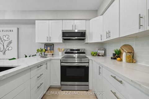 Photo 7 at 34 - 811 Wilson Road N, Pinecrest, Oshawa