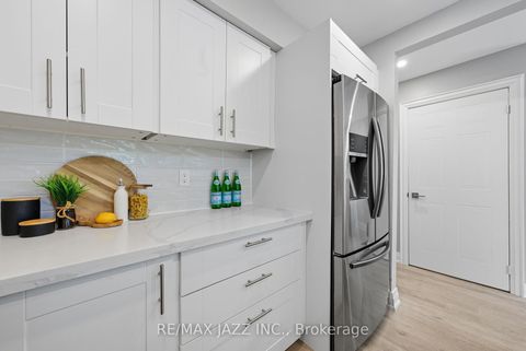 Photo 8 at 34 - 811 Wilson Road N, Pinecrest, Oshawa