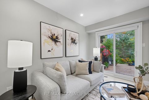 Photo 11 at 34 - 811 Wilson Road N, Pinecrest, Oshawa