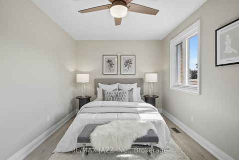 Photo 18 at 34 - 811 Wilson Road N, Pinecrest, Oshawa