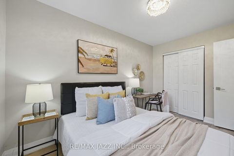 Photo 22 at 34 - 811 Wilson Road N, Pinecrest, Oshawa