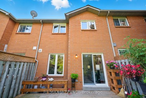 Photo 37 at 34 - 811 Wilson Road N, Pinecrest, Oshawa