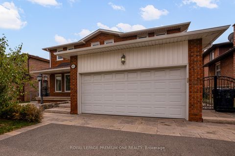 Photo 2 at 41 Whitley Avenue, CFB, Toronto