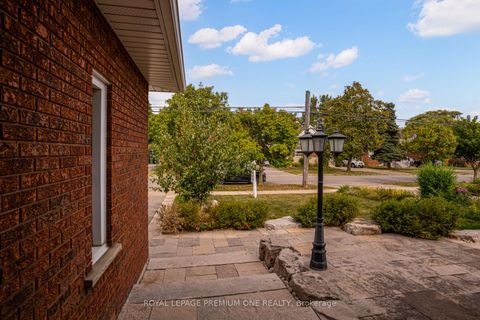 Photo 3 at 41 Whitley Avenue, CFB, Toronto