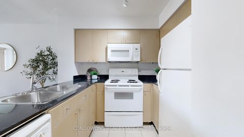 Photo 3 at 512 - 373 Front Street W, Waterfront Communities C1, Toronto