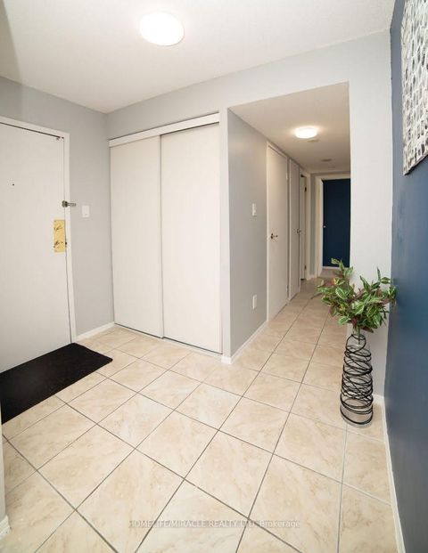 Photo 3 at 404 - 10 Markbrook Lane, Jamestown, Toronto
