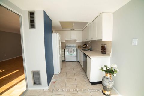 Photo 9 at 404 - 10 Markbrook Lane, Jamestown, Toronto