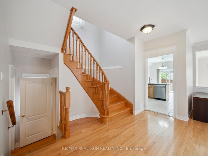 Photo 12 at 62 Macedonia Court, Summerhill Estates, Newmarket