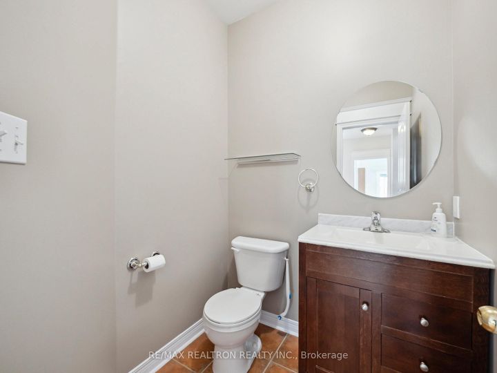 Photo 13 at 62 Macedonia Court, Summerhill Estates, Newmarket