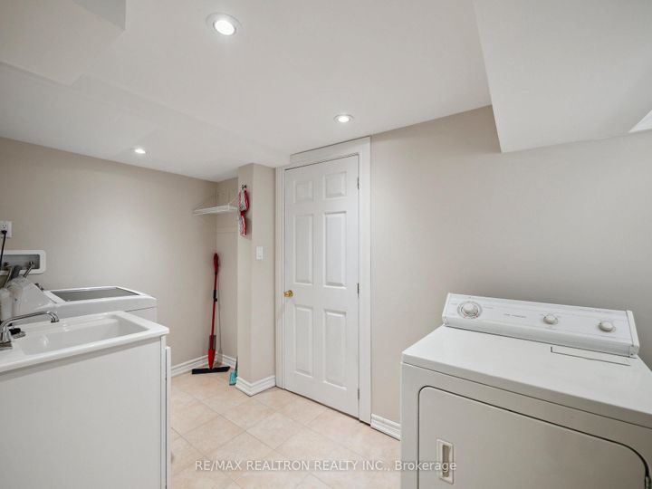 Photo 32 at 62 Macedonia Court, Summerhill Estates, Newmarket