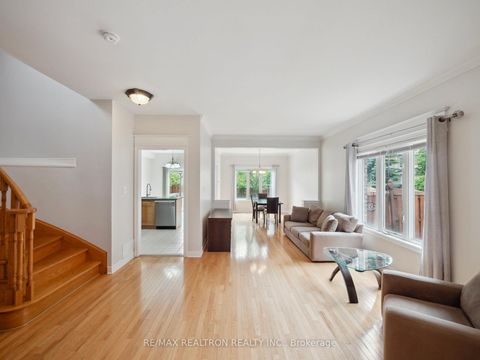 Photo 3 at 62 Macedonia Court, Summerhill Estates, Newmarket