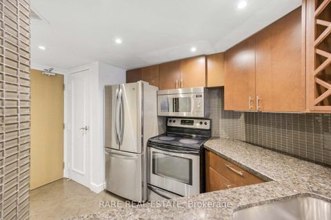 Photo 2 at 310 - 1001 Bay Street, Bay Street Corridor, Toronto
