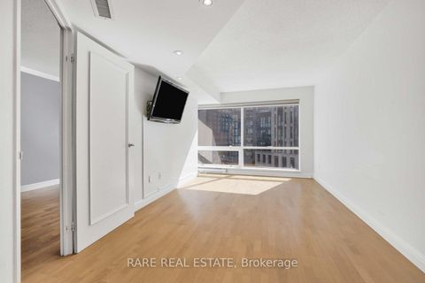 Photo 12 at 310 - 1001 Bay Street, Bay Street Corridor, Toronto