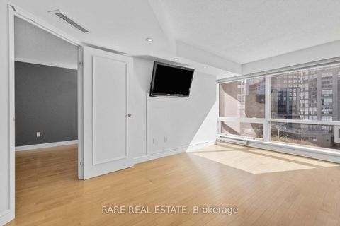 Photo 14 at 310 - 1001 Bay Street, Bay Street Corridor, Toronto