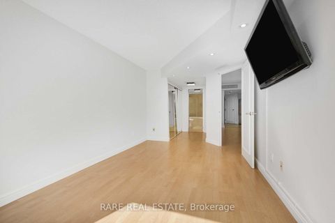 Photo 16 at 310 - 1001 Bay Street, Bay Street Corridor, Toronto