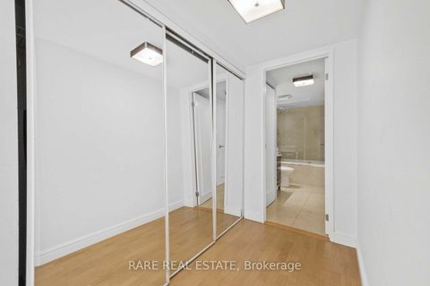 Photo 17 at 310 - 1001 Bay Street, Bay Street Corridor, Toronto