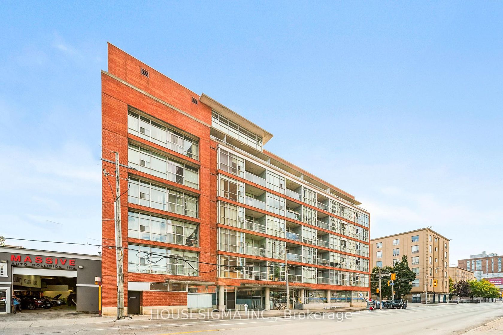 210 - 1375 Dupont Street, Junction, Toronto by Loree Meneguzzi Real Estate 210 - 1375 Dupont Street, Junction, Toronto