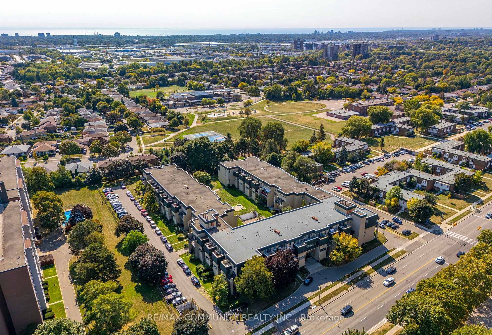 9 - 1624 Bloor Street, Applewood, Mississauga 