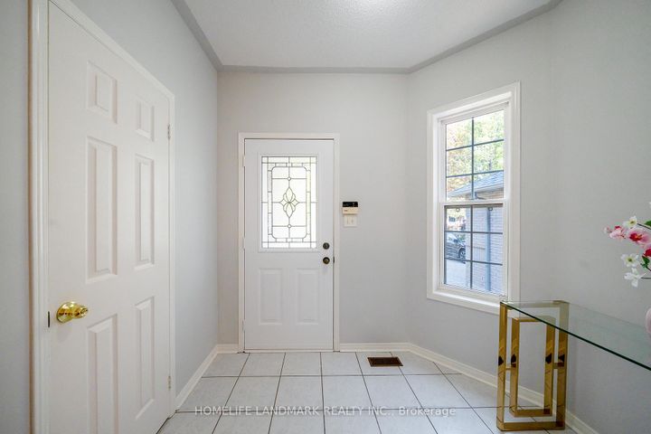 Photo 7 at 1266 Brillinger Street, WT West Oak Trails, Oakville