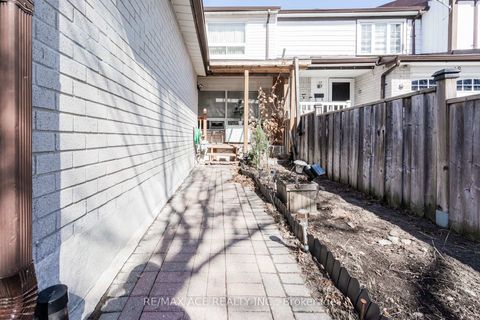 Photo 2 at 50 Parsell Square, Malvern, Toronto Photo 2 at 50 Parsell Square, Malvern, Toronto