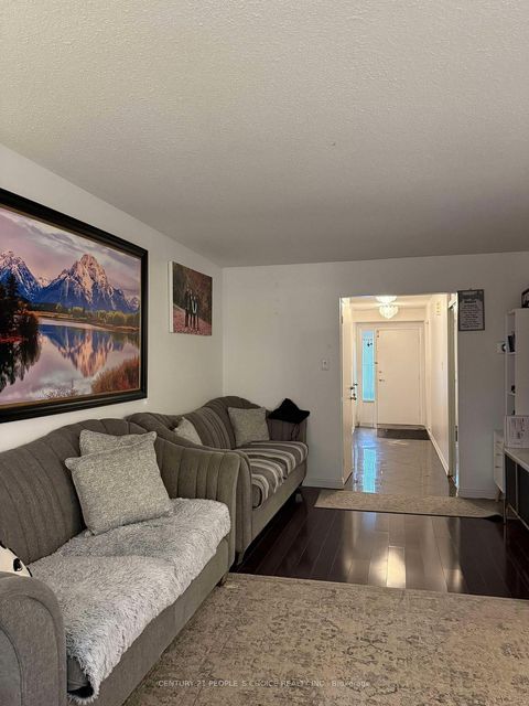 Photo 2 at 1 - 101 Dundalk Drive, Dorset Park, Toronto