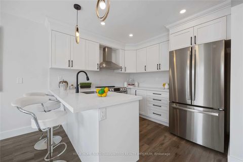 Photo 3 at 582 Brasswinds Trail, Pinecrest, Oshawa