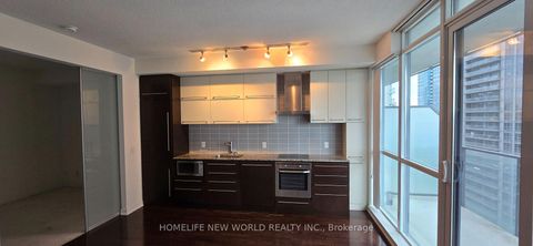 Photo 3 at 2208 - 770 Bay Street, Bay Street Corridor, Toronto