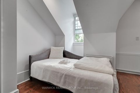 Photo 24 at 61 Brunswick Avenue, University, Toronto